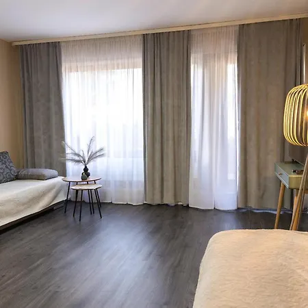 2-modernes 1-raum In Wiesbaden,ruhig Und Mit Terrasse